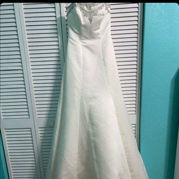 Ivory wedding dress - Picture 2 of 3